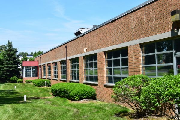 Cost of Corporate Lawn Maintenance in Burlington